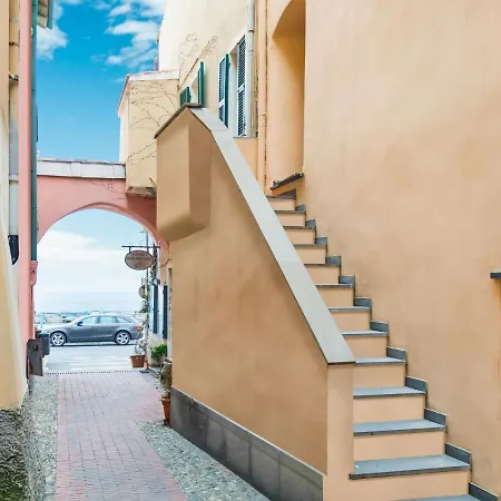 Апартаменты Homely In Near The Sea